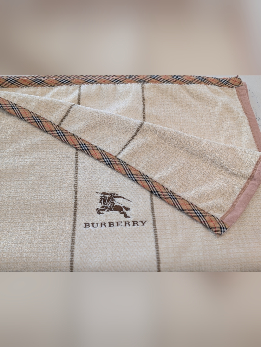 Burberry Nova Check Blanket - EUC - Cream 77x54 Inches - Picture 16 of 16